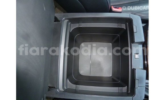 Acheter Import Voiture Toyota Land Cruiser Blanc à Import - Dubai, Diana Acheter Import Voiture Toyota Land Cruiser Blanc à Import - Dubai, Diana