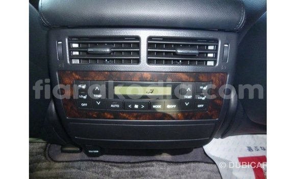 Acheter Import Voiture Toyota Land Cruiser Blanc à Import - Dubai, Diana Acheter Import Voiture Toyota Land Cruiser Blanc à Import - Dubai, Diana