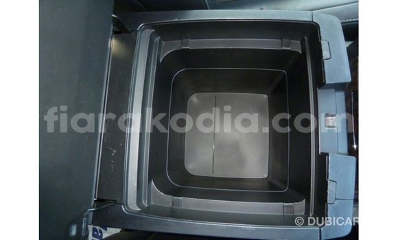 Acheter Import Voiture Toyota Land Cruiser Blanc à Import - Dubai, Diana Acheter Import Voiture Toyota Land Cruiser Blanc à Import - Dubai, Diana