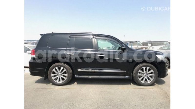 Big with watermark toyota land cruiser diana import dubai 5105