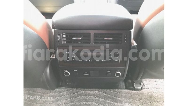 Big with watermark toyota land cruiser diana import dubai 5105