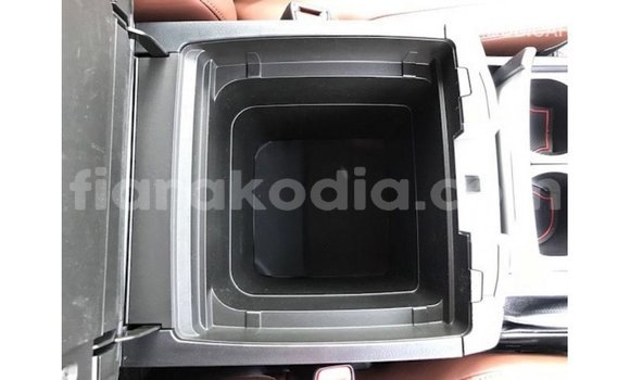 Acheter Import Voiture Toyota Land Cruiser Noir à Import - Dubai, Diana Acheter Import Voiture Toyota Land Cruiser Noir à Import - Dubai, Diana