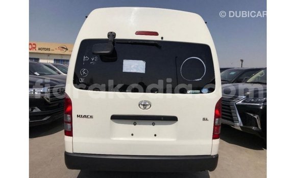 Acheter Import Voiture Toyota Hiace Blanc à Import - Dubai, Diana Acheter Import Voiture Toyota Hiace Blanc à Import - Dubai, Diana