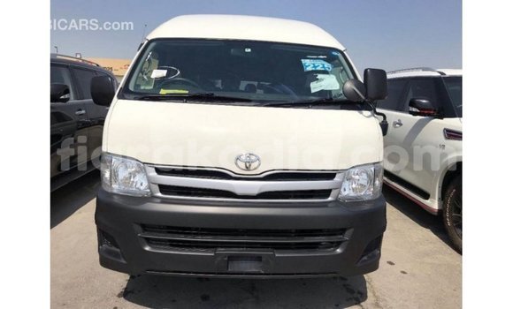Acheter Import Voiture Toyota Hiace Blanc à Import - Dubai, Diana Acheter Import Voiture Toyota Hiace Blanc à Import - Dubai, Diana