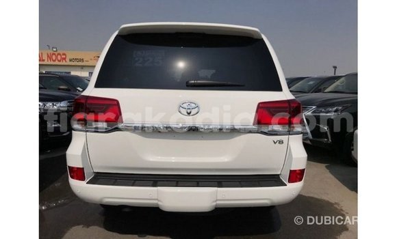 Acheter Import Voiture Toyota Land Cruiser Blanc à Import - Dubai, Diana Acheter Import Voiture Toyota Land Cruiser Blanc à Import - Dubai, Diana