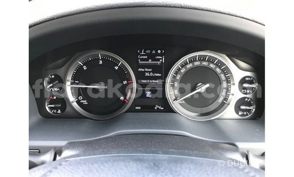 Acheter Import Voiture Toyota Land Cruiser Blanc à Import - Dubai, Diana Acheter Import Voiture Toyota Land Cruiser Blanc à Import - Dubai, Diana