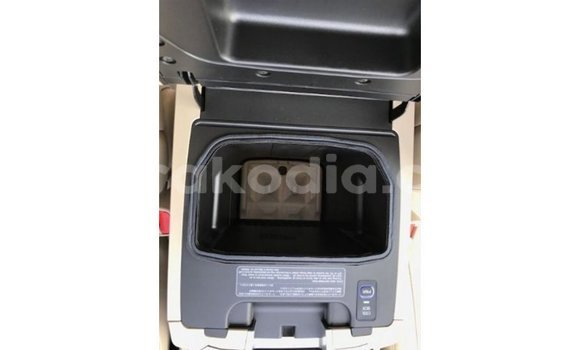 Acheter Import Voiture Toyota Land Cruiser Noir à Import - Dubai, Diana Acheter Import Voiture Toyota Land Cruiser Noir à Import - Dubai, Diana