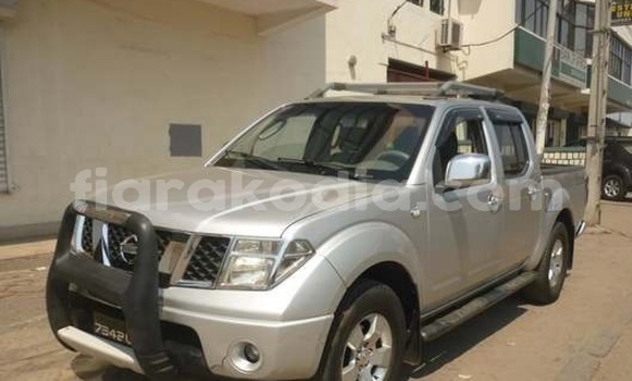 Acheter Occasion Voiture Nissan Navara Gris à Antananarivo au Analamanga Acheter Occasion Voiture Nissan Navara Gris à Antananarivo au Analamanga
