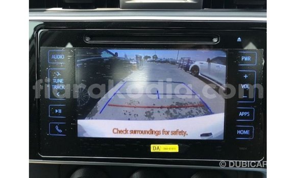 Acheter Import Voiture Toyota Corolla Blanc à Import - Dubai, Diana Acheter Import Voiture Toyota Corolla Blanc à Import - Dubai, Diana