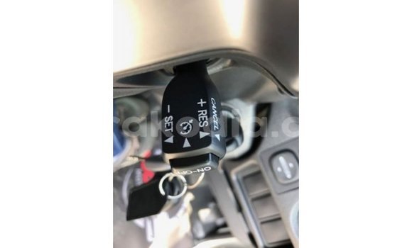 Acheter Import Voiture Toyota Hiace Blanc à Import - Dubai, Diana Acheter Import Voiture Toyota Hiace Blanc à Import - Dubai, Diana