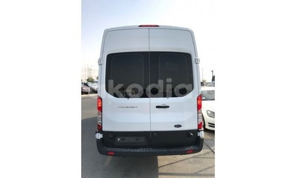 Acheter Import Voiture Ford Club Wagon Blanc à Import - Dubai, Diana Acheter Import Voiture Ford Club Wagon Blanc à Import - Dubai, Diana