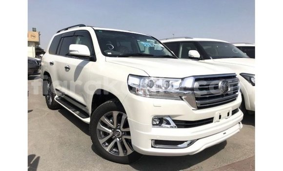 Acheter Import Voiture Toyota Land Cruiser Blanc à Import - Dubai, Diana Acheter Import Voiture Toyota Land Cruiser Blanc à Import - Dubai, Diana