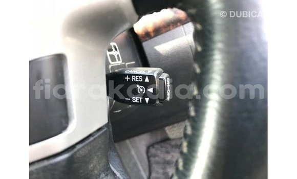 Acheter Import Voiture Toyota Land Cruiser Blanc à Import - Dubai, Diana Acheter Import Voiture Toyota Land Cruiser Blanc à Import - Dubai, Diana