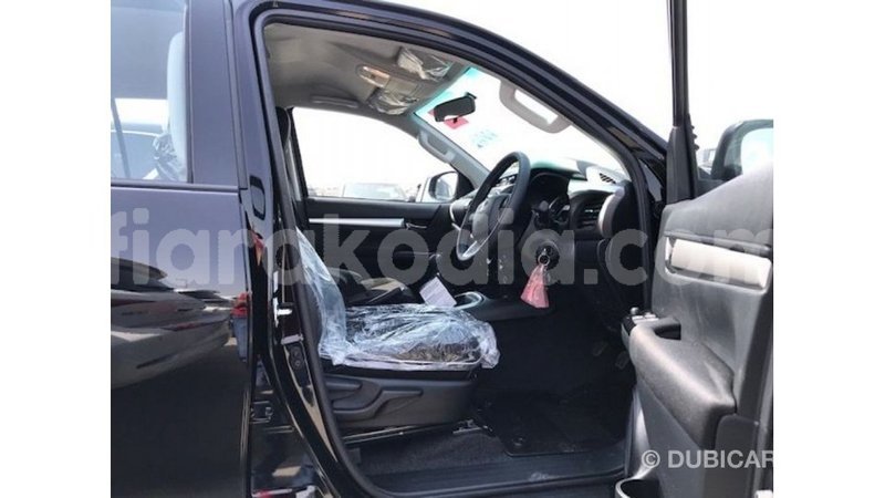 Big with watermark toyota hilux diana import dubai 5120