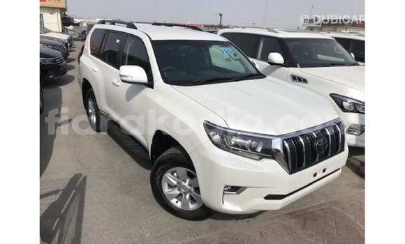 Acheter Import Voiture Toyota Prado Blanc à Import - Dubai, Diana Acheter Import Voiture Toyota Prado Blanc à Import - Dubai, Diana