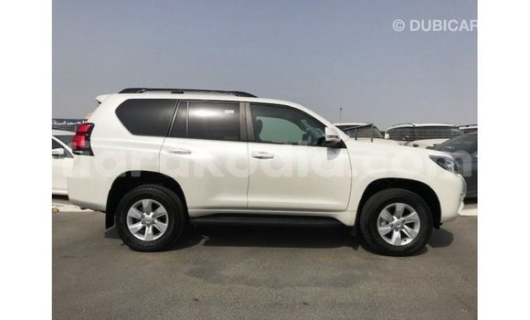 Acheter Import Voiture Toyota Prado Blanc à Import - Dubai, Diana Acheter Import Voiture Toyota Prado Blanc à Import - Dubai, Diana