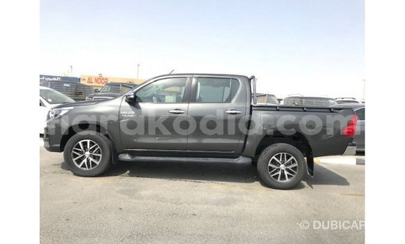 Acheter Import Voiture Toyota Hilux Noir à Import - Dubai, Diana Acheter Import Voiture Toyota Hilux Noir à Import - Dubai, Diana