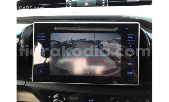 Acheter Import Voiture Toyota Hilux Noir à Import - Dubai, Diana Acheter Import Voiture Toyota Hilux Noir à Import - Dubai, Diana