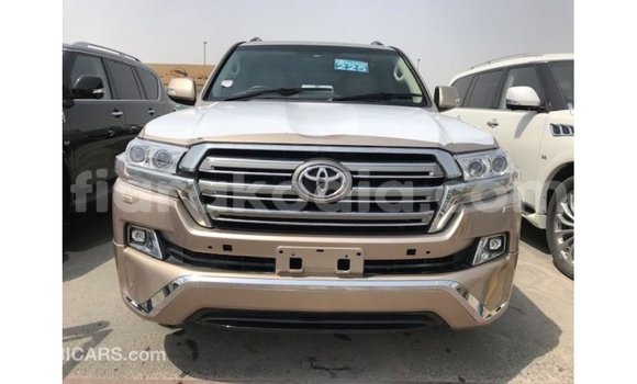 Acheter Import Voiture Toyota Land Cruiser Autre à Import - Dubai, Diana Acheter Import Voiture Toyota Land Cruiser Autre à Import - Dubai, Diana