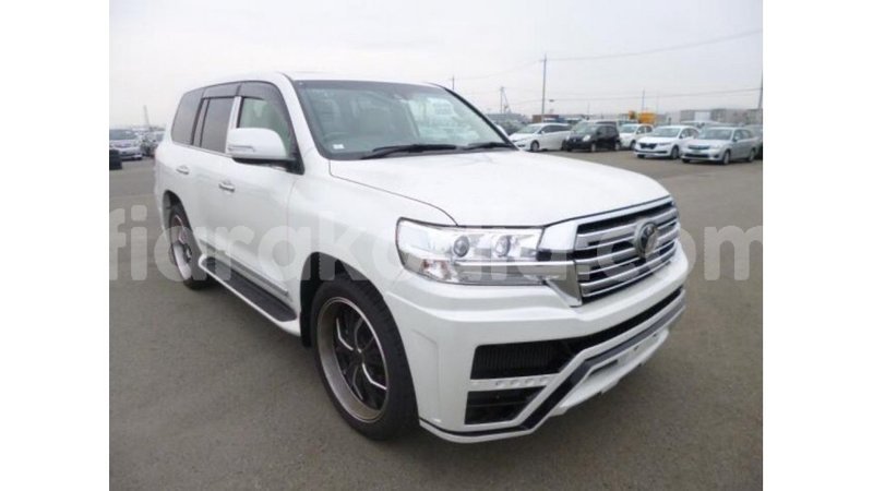 Big with watermark toyota land cruiser diana import dubai 5126