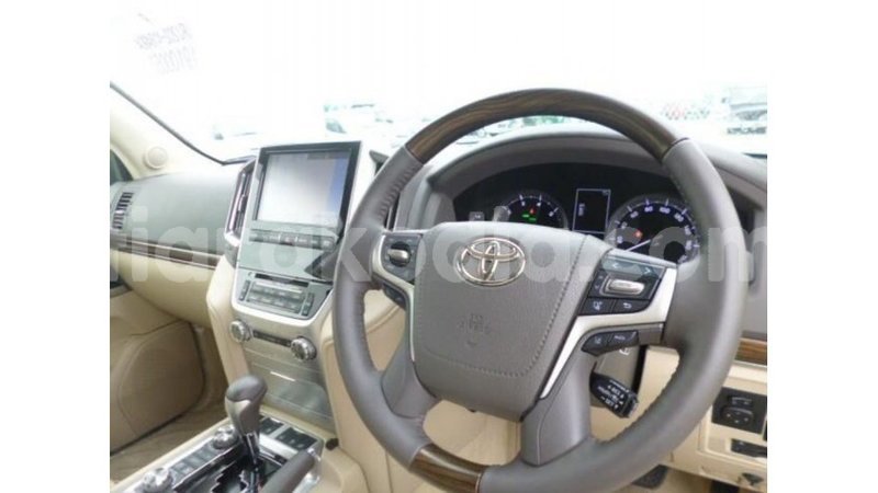 Big with watermark toyota land cruiser diana import dubai 5126