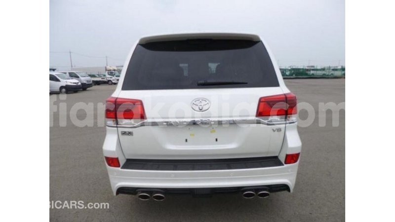 Big with watermark toyota land cruiser diana import dubai 5126