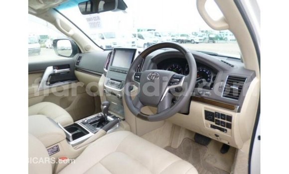 Acheter Import Voiture Toyota Land Cruiser Blanc à Import - Dubai, Diana Acheter Import Voiture Toyota Land Cruiser Blanc à Import - Dubai, Diana