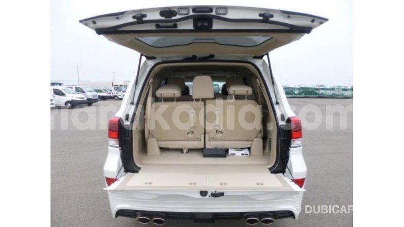 Big with watermark toyota land cruiser diana import dubai 5126