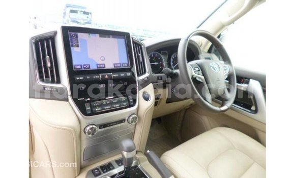 Acheter Import Voiture Toyota Land Cruiser Blanc à Import - Dubai, Diana Acheter Import Voiture Toyota Land Cruiser Blanc à Import - Dubai, Diana