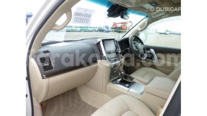 Big with watermark toyota land cruiser diana import dubai 5126