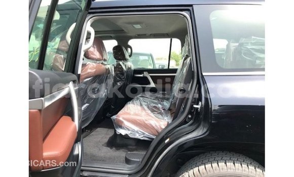 Acheter Import Voiture Toyota Land Cruiser Noir à Import - Dubai, Diana Acheter Import Voiture Toyota Land Cruiser Noir à Import - Dubai, Diana