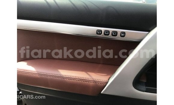 Acheter Import Voiture Toyota Land Cruiser Noir à Import - Dubai, Diana Acheter Import Voiture Toyota Land Cruiser Noir à Import - Dubai, Diana