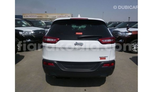 Acheter Import Voiture Jeep Cherokee Blanc à Import - Dubai, Diana Acheter Import Voiture Jeep Cherokee Blanc à Import - Dubai, Diana