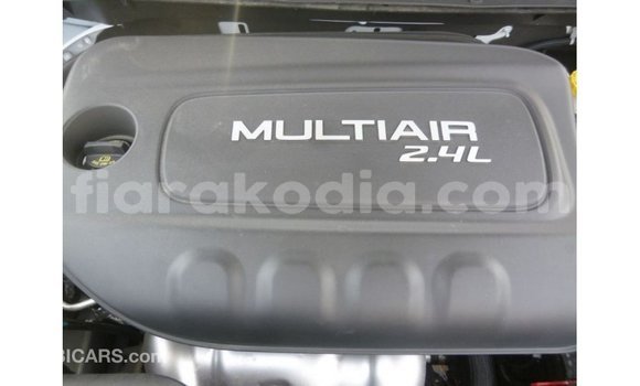 Acheter Import Voiture Jeep Cherokee Blanc à Import - Dubai, Diana Acheter Import Voiture Jeep Cherokee Blanc à Import - Dubai, Diana