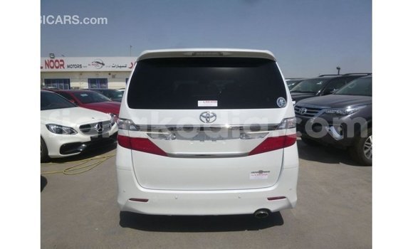 Acheter Import Voiture Toyota Vellfire Blanc à Import - Dubai, Diana Acheter Import Voiture Toyota Vellfire Blanc à Import - Dubai, Diana