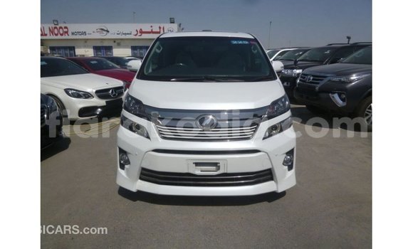 Acheter Import Voiture Toyota Vellfire Blanc à Import - Dubai, Diana Acheter Import Voiture Toyota Vellfire Blanc à Import - Dubai, Diana