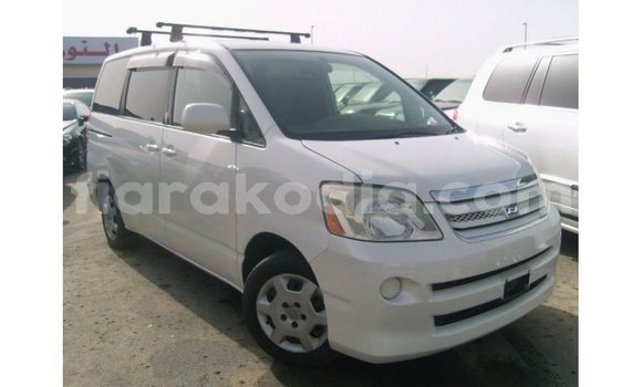 Acheter Import Voiture Toyota Noah Blanc à Import - Dubai, Diana Acheter Import Voiture Toyota Noah Blanc à Import - Dubai, Diana
