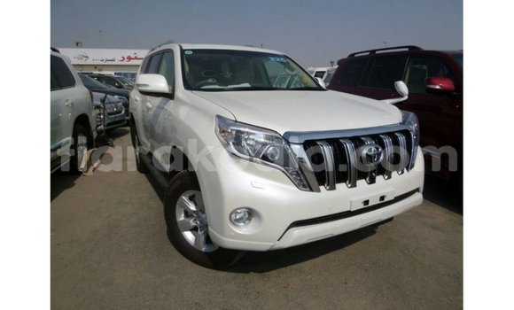 Acheter Import Voiture Toyota Prado Blanc à Import - Dubai, Diana Acheter Import Voiture Toyota Prado Blanc à Import - Dubai, Diana
