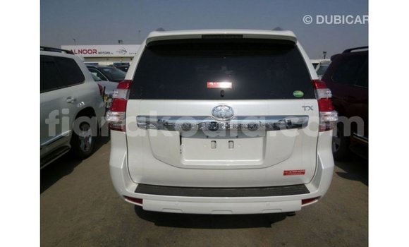 Acheter Import Voiture Toyota Prado Blanc à Import - Dubai, Diana Acheter Import Voiture Toyota Prado Blanc à Import - Dubai, Diana