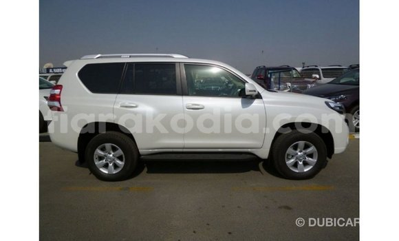Acheter Import Voiture Toyota Prado Blanc à Import - Dubai, Diana Acheter Import Voiture Toyota Prado Blanc à Import - Dubai, Diana