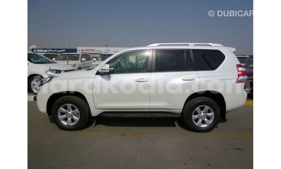 Acheter Import Voiture Toyota Prado Blanc à Import - Dubai, Diana Acheter Import Voiture Toyota Prado Blanc à Import - Dubai, Diana