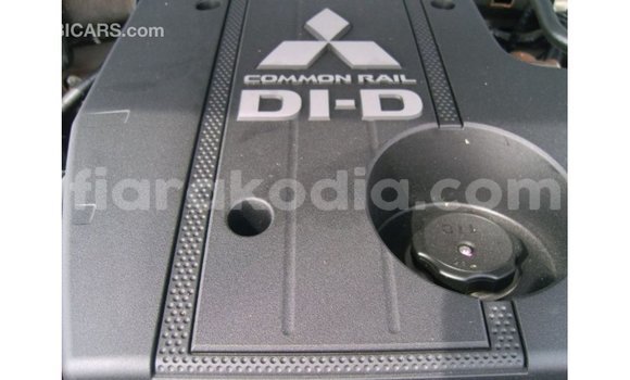 Acheter Import Voiture Mitsubishi Pajero Noir à Import - Dubai, Diana Acheter Import Voiture Mitsubishi Pajero Noir à Import - Dubai, Diana