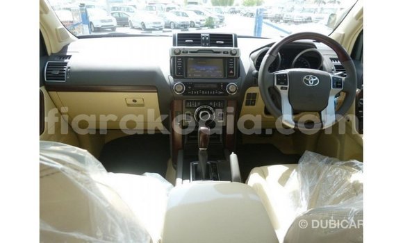 Acheter Import Voiture Toyota Prado Blanc à Import - Dubai, Diana Acheter Import Voiture Toyota Prado Blanc à Import - Dubai, Diana