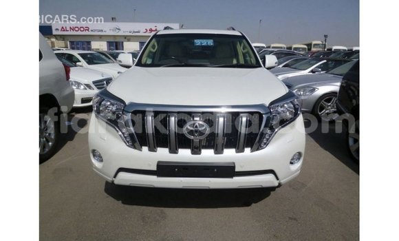 Acheter Import Voiture Toyota Prado Blanc à Import - Dubai, Diana Acheter Import Voiture Toyota Prado Blanc à Import - Dubai, Diana