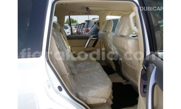 Acheter Import Voiture Toyota Prado Blanc à Import - Dubai, Diana Acheter Import Voiture Toyota Prado Blanc à Import - Dubai, Diana