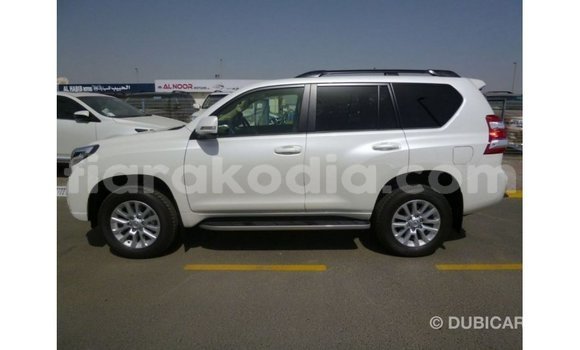 Acheter Import Voiture Toyota Prado Blanc à Import - Dubai, Diana Acheter Import Voiture Toyota Prado Blanc à Import - Dubai, Diana