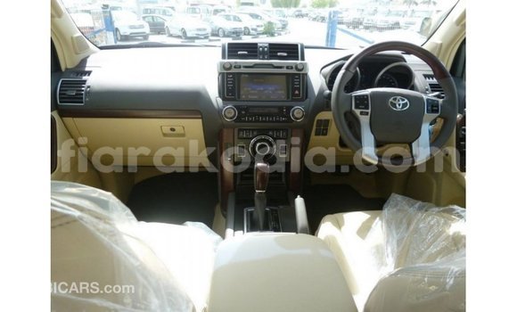 Acheter Import Voiture Toyota Prado Blanc à Import - Dubai, Diana Acheter Import Voiture Toyota Prado Blanc à Import - Dubai, Diana