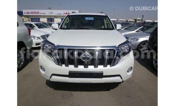Acheter Import Voiture Toyota Prado Blanc à Import - Dubai, Diana Acheter Import Voiture Toyota Prado Blanc à Import - Dubai, Diana
