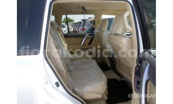 Acheter Import Voiture Toyota Prado Blanc à Import - Dubai, Diana Acheter Import Voiture Toyota Prado Blanc à Import - Dubai, Diana