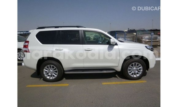 Acheter Import Voiture Toyota Prado Blanc à Import - Dubai, Diana Acheter Import Voiture Toyota Prado Blanc à Import - Dubai, Diana